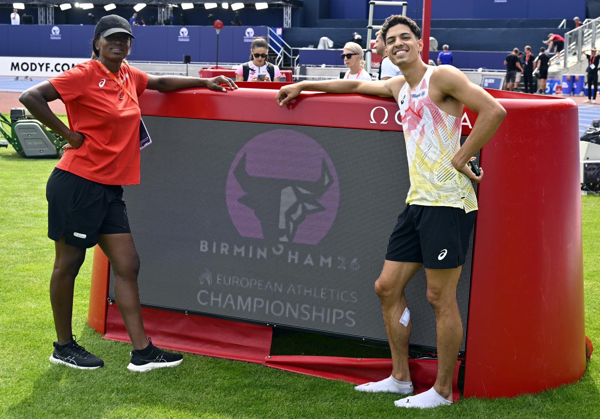 Belgian athletics coach Carole Kaboud Me Bam and Belgian Jonathan Sacoor pictured during a training session in preparation of the European Athletics Championships (August 10�18), in Birmingham, United Kingdom, on Sunday 09 August 2026. BELGA PHOTO ERIC LALMAND