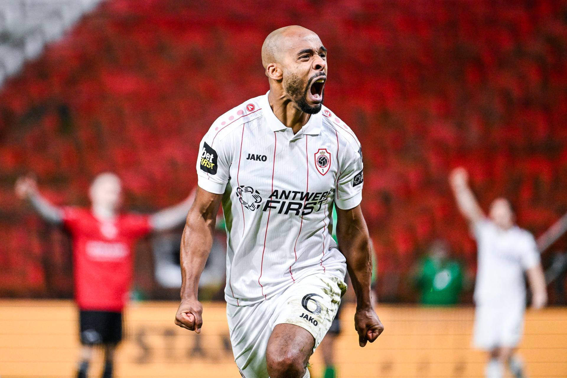 Antwerp's Denis Odoi celebrates after scoring during a soccer match between Royal Antwerp FC and Oud-Heverlee Leuven, Saturday 22 February 2025 in Antwerp, on day 27 of the 2024-2025 season of the 'Jupiler Pro League' first division of the Belgian championship. BELGA PHOTO TOM GOYVAERTS