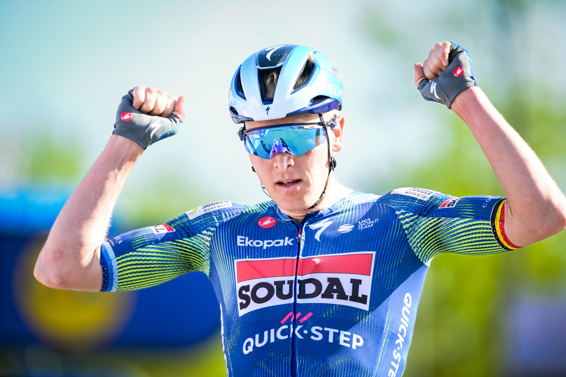 Belgian Tim Merlier of Soudal Quick-Step celebrates as he crosses the finish line to win the 'Ronde Van Limburg' one day cycling race, from Hasselt to Tongeren-Borgloon (178,4 km) on Wednesday 15 April 2026. BELGA PHOTO DAVID PINTENS