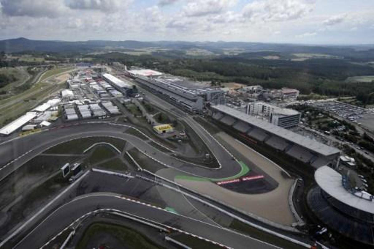 Aerial view of the new Nurburgring racetrack taken on July 9, 2009 in Nurburg, three days ahead of the German Formula One Grand Prix.        AFP PHOTO / SASCHA SCHUERMANN