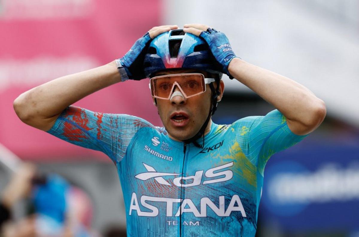 XDS Astana Team Uruguayan rider Guillermo Silva celebrates as he crossing the finish line in the 2nd stage of the Giro d'Italia 2026 - Tour of Italy cycling race between Burgas and Veliko Tarnovo, Bulgaria, on May 9, 2026.  Luca Bettini / AFP