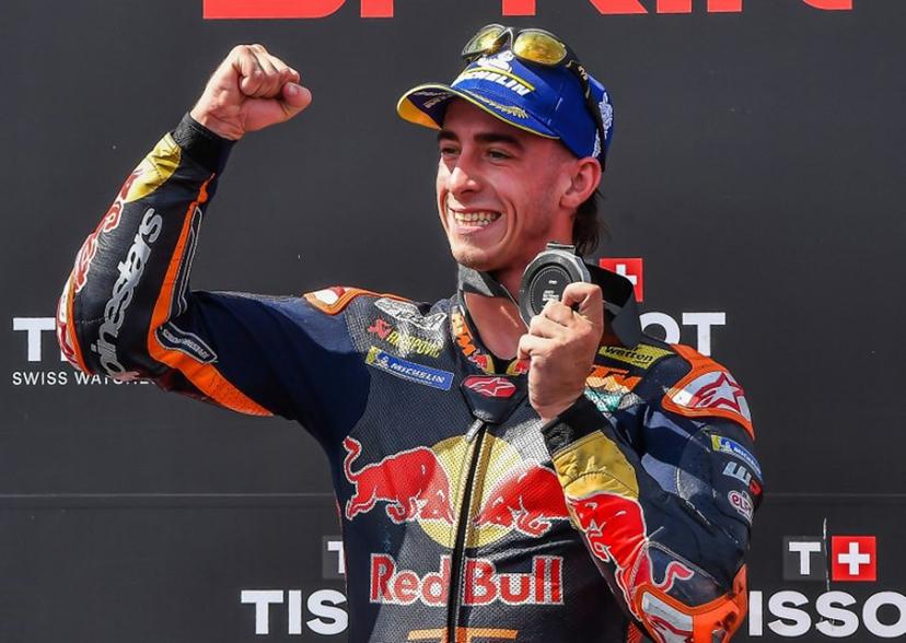 Red Bull KTM Factory Racing team's Pedro Acosta celebrates his silver medal after placing second at the sprint session at the Balaton Park Circuit in Balatonfokajar, Hungary, on June 6, 2026, ahead of the Hungarian Motorcycle MotoGP Grand Prix.   FERENC ISZA / AFP
