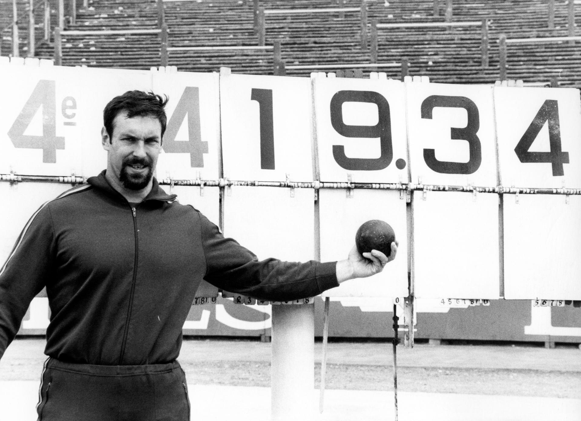 19760530 - BRUSSELS, BELGIUM (FILE) : This file picture dated 30 May 1976 shows the Belgian shot putter Georges Schroeder. He had broken the record of Belgium. BELGA PHOTO ARCHIVES