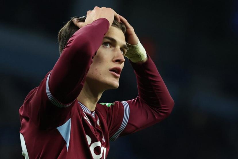 West Ham United's English midfielder #32 Freddie Potts reacts after missing a chance during the English Premier League football match between Manchester City and West Ham United at the Etihad Stadium in Manchester, north west England, on December 20, 2025.  Darren Staples / AFP