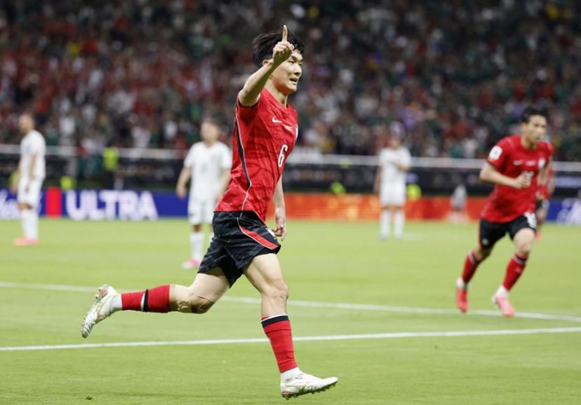 South Korea's midfielder #06 Hwang In-beom celebrates scoring his team's first goal during the 2026 World Cup Group A football match between South Korea and the Czech Republic at the Guadalajara Stadium in Zapopan on June 11, 2026.   Ulises RUIZ / AFP