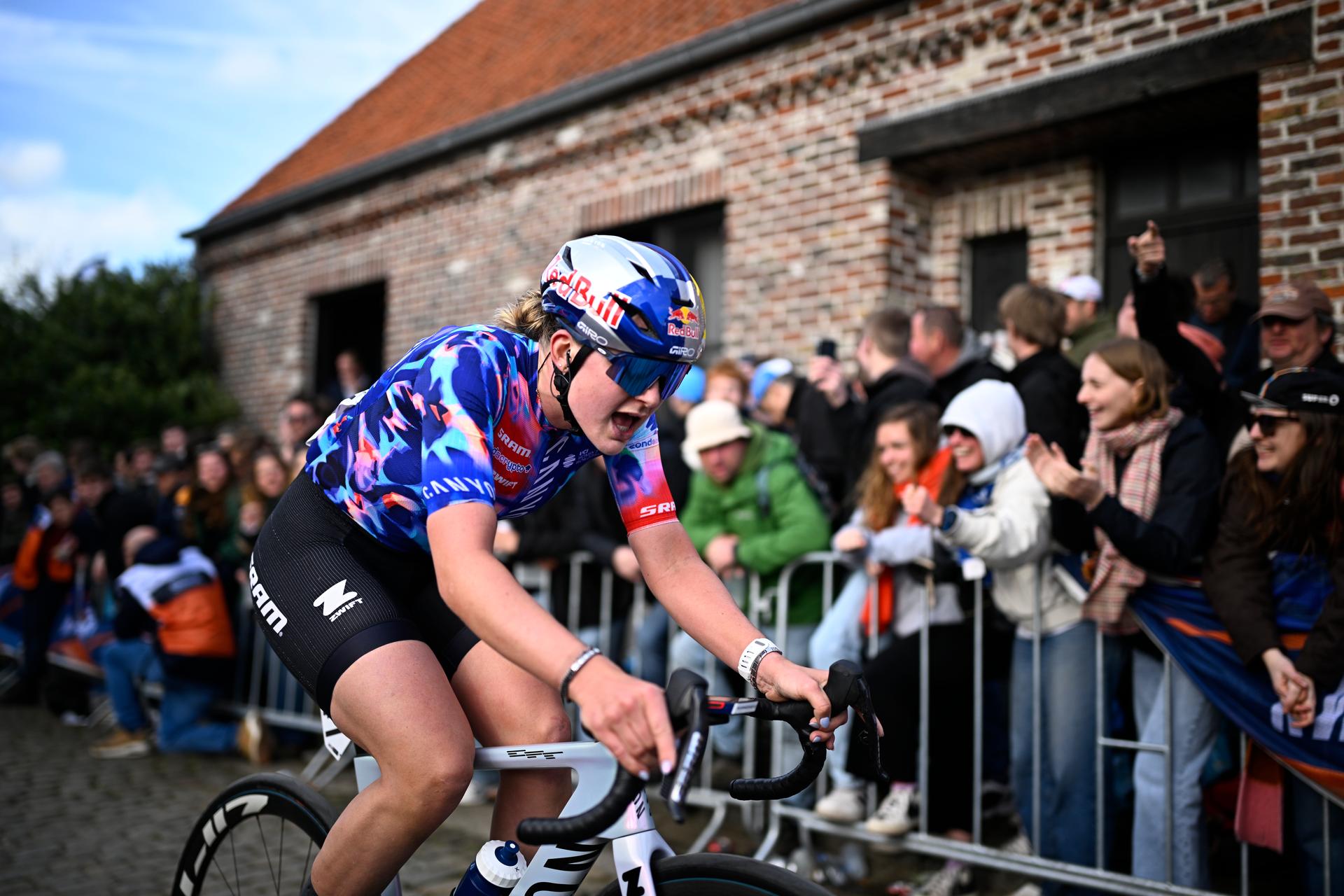 British Zoe Backstedt of Canyon-SRAM pictured in action during the women's race of the 'Ronde van Vlaanderen/ Tour des Flandres/ Tour of Flanders' UCI WorldTour one day cycling race, 164,1 km with start and finish in Oudenaarde, Sunday 05 April 2026. BELGA PHOTO JASPER JACOBS
