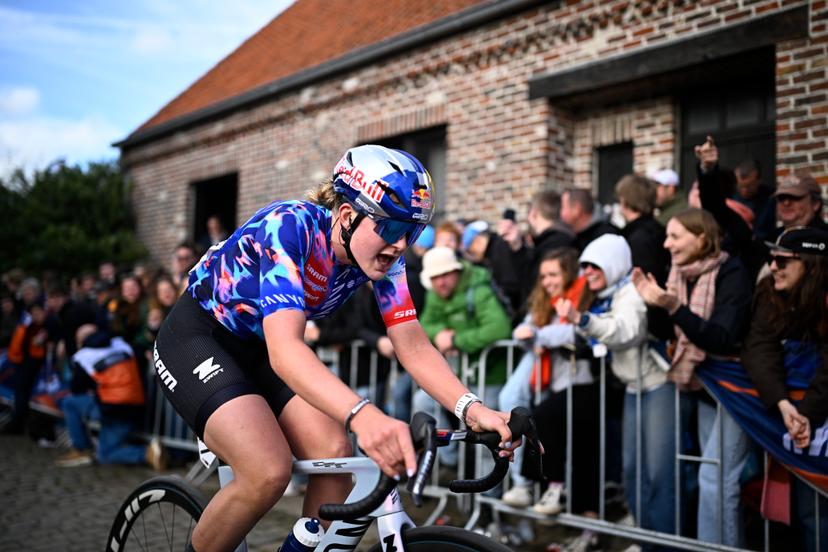 British Zoe Backstedt of Canyon-SRAM pictured in action during the women's race of the 'Ronde van Vlaanderen/ Tour des Flandres/ Tour of Flanders' UCI WorldTour one day cycling race, 164,1 km with start and finish in Oudenaarde, Sunday 05 April 2026. BELGA PHOTO JASPER JACOBS