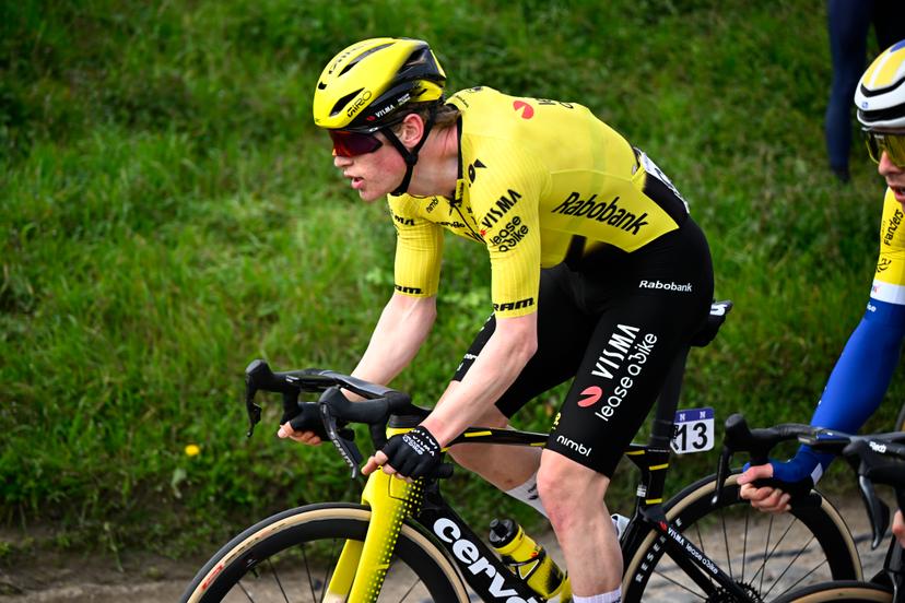 Norwegian Per Strand Hagenes of Team Visma-Lease a Bike pictured in action during the men elite race of the 'Dwars Door Vlaanderen' cycling event, 184,6km from Roeselare to Waregem, Wednesday 01 April 2026. BELGA PHOTO JASPER JACOBS