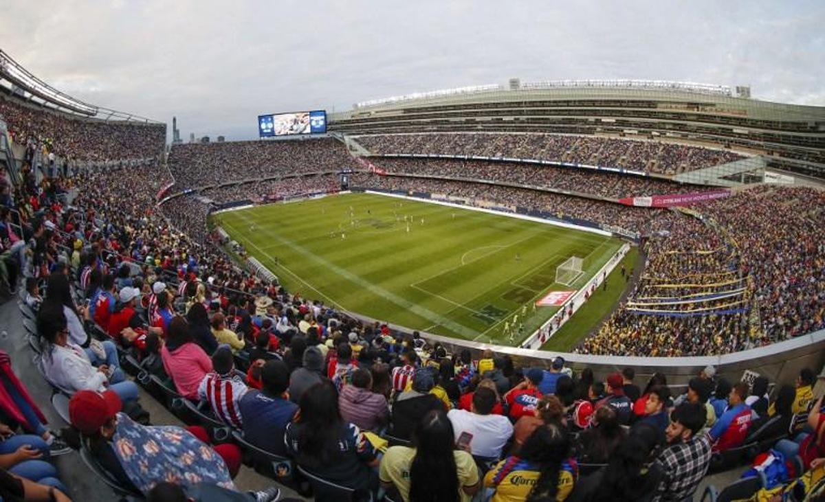 General view of the Superclasico 2019 football match between Club America and Chivas de Guadalajara during the first half on September 8, 2019 at Soldier Field stadium in Chicago, Illinois.  KAMIL KRZACZYNSKI / AFP