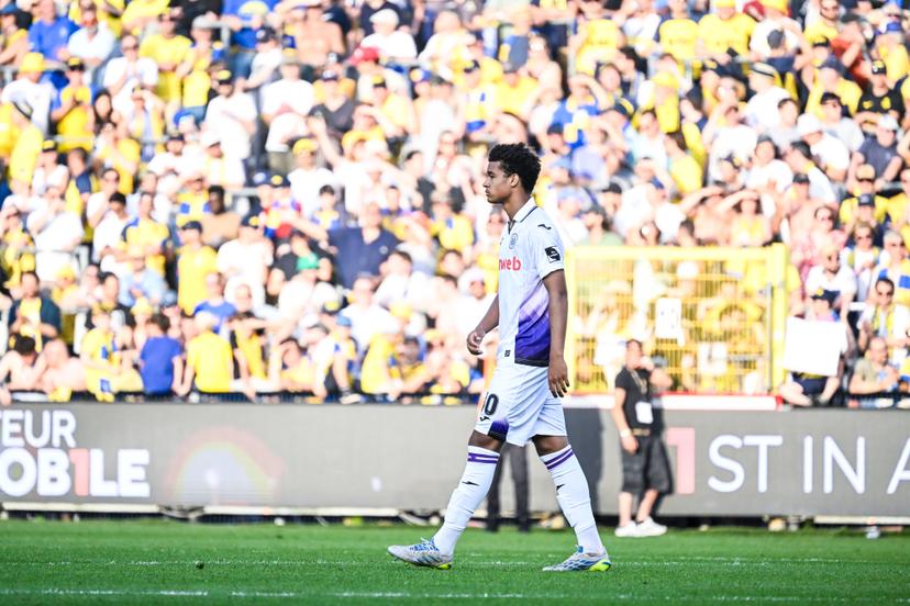 Adjani Mujangi Bia looks dejected after losing a soccer match between Royale Union Saint-Gilloise and RSC Anderlecht, Sunday 24 May 2026 in Brussels, on the last day of the Champion's Play-offs of the 2025-2026 'Jupiler Pro League' first division of the Belgian championship. BELGA PHOTO TOM GOYVAERTS