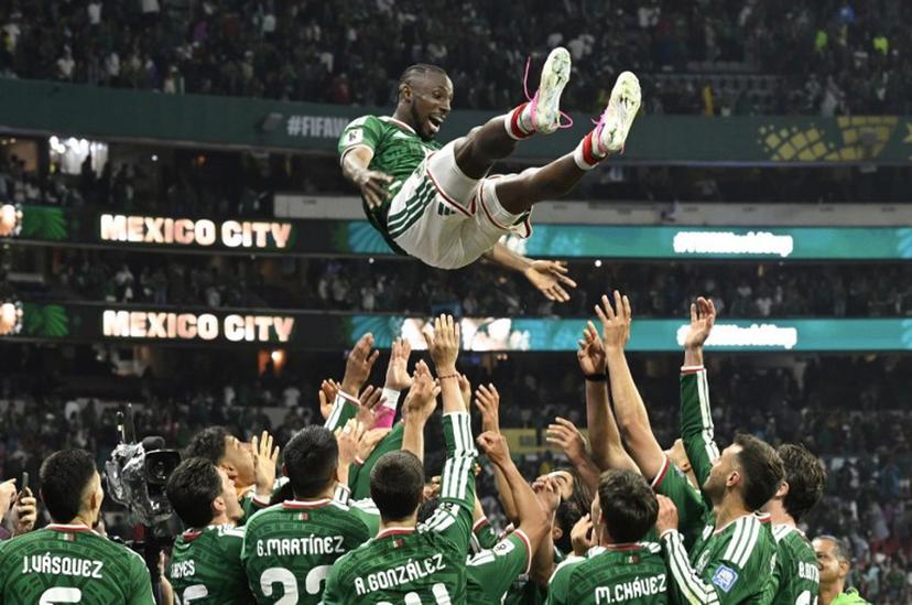 Mexico's players celebrate after winning the 2026 World Cup round of 32 football match between Mexico and Ecuador at the Mexico City Stadium in Mexico City on June 30, 2026.   Alfredo ESTRELLA / AFP