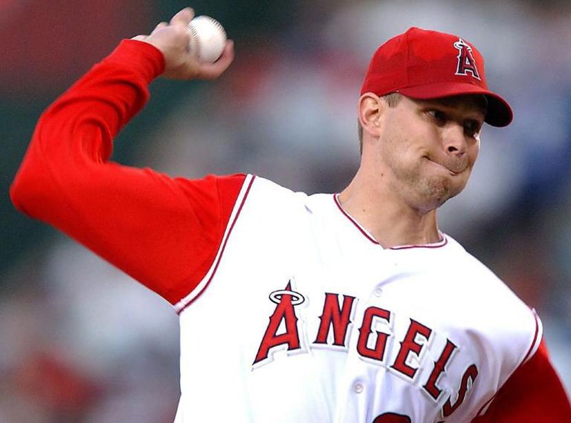 Anaheim Angels' Aaron Sele pitches in the top of the first inning against the Los Angeles Dodgers, in Anaheim, CA, 29 June 2002.  The Angels won 7-0.  AFP PHOTO/Lucy NICHOLSON  LUCY NICHOLSON / AFP