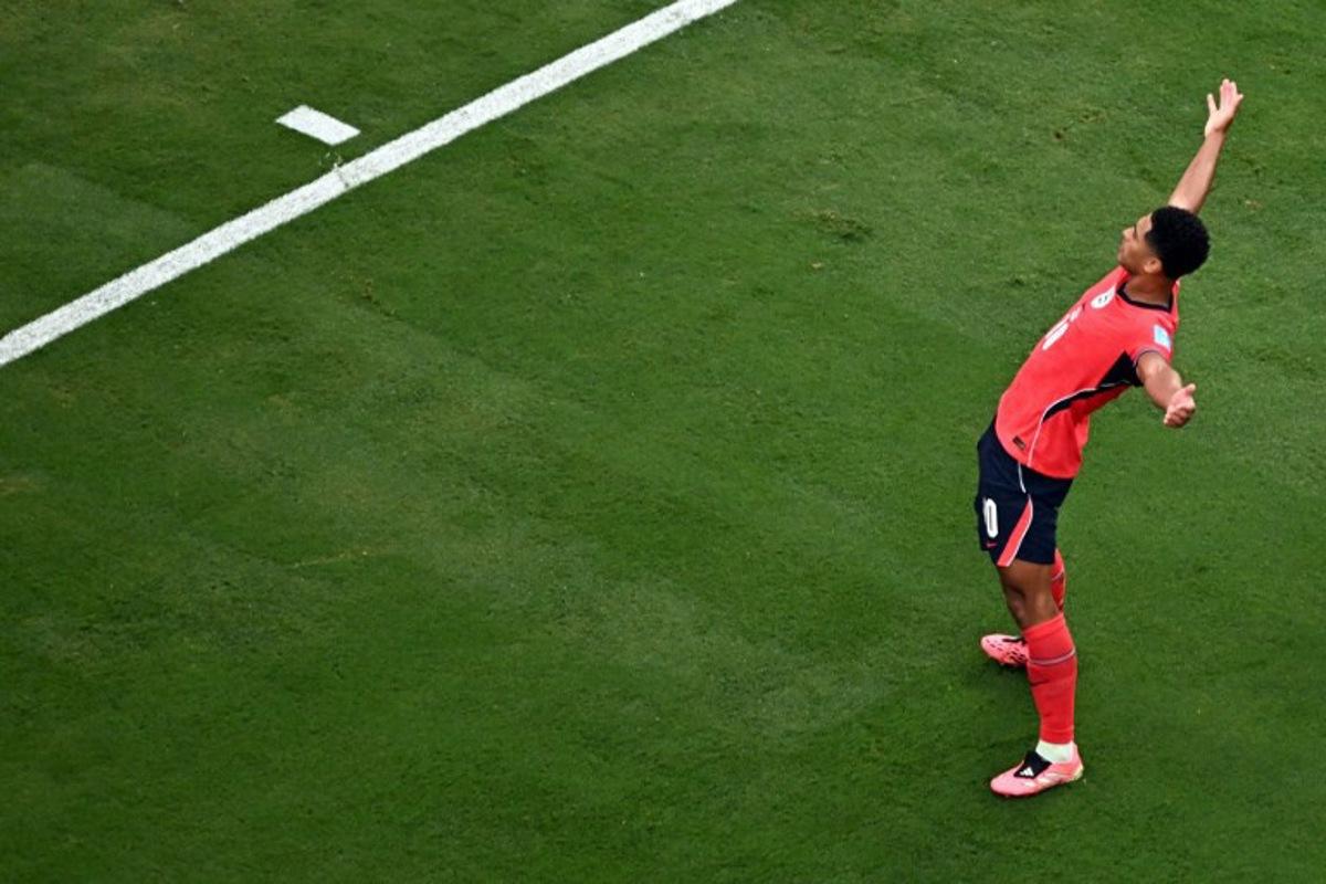 England's midfielder #10 Jude Bellingham celebrates scoring his team's first goal with teammates during the 2026 World Cup Group L football match between Panama and England at the New York/New Jersey Stadium in East Rutherford on June 27, 2026.   Jewel SAMAD / AFP