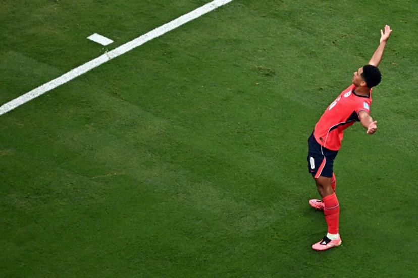 England's midfielder #10 Jude Bellingham celebrates scoring his team's first goal with teammates during the 2026 World Cup Group L football match between Panama and England at the New York/New Jersey Stadium in East Rutherford on June 27, 2026.   Jewel SAMAD / AFP