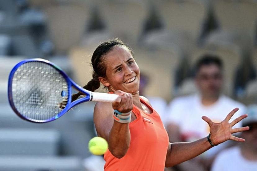 Belgium's Hanne Vandewinkel plays a forehand return to US Madison Keys during their women's singles match on day 3 of the French Open tennis tournament on Court Simonne-Mathieu at the Roland-Garros Complex in Paris on May 26, 2026.  JULIEN DE ROSA / AFP