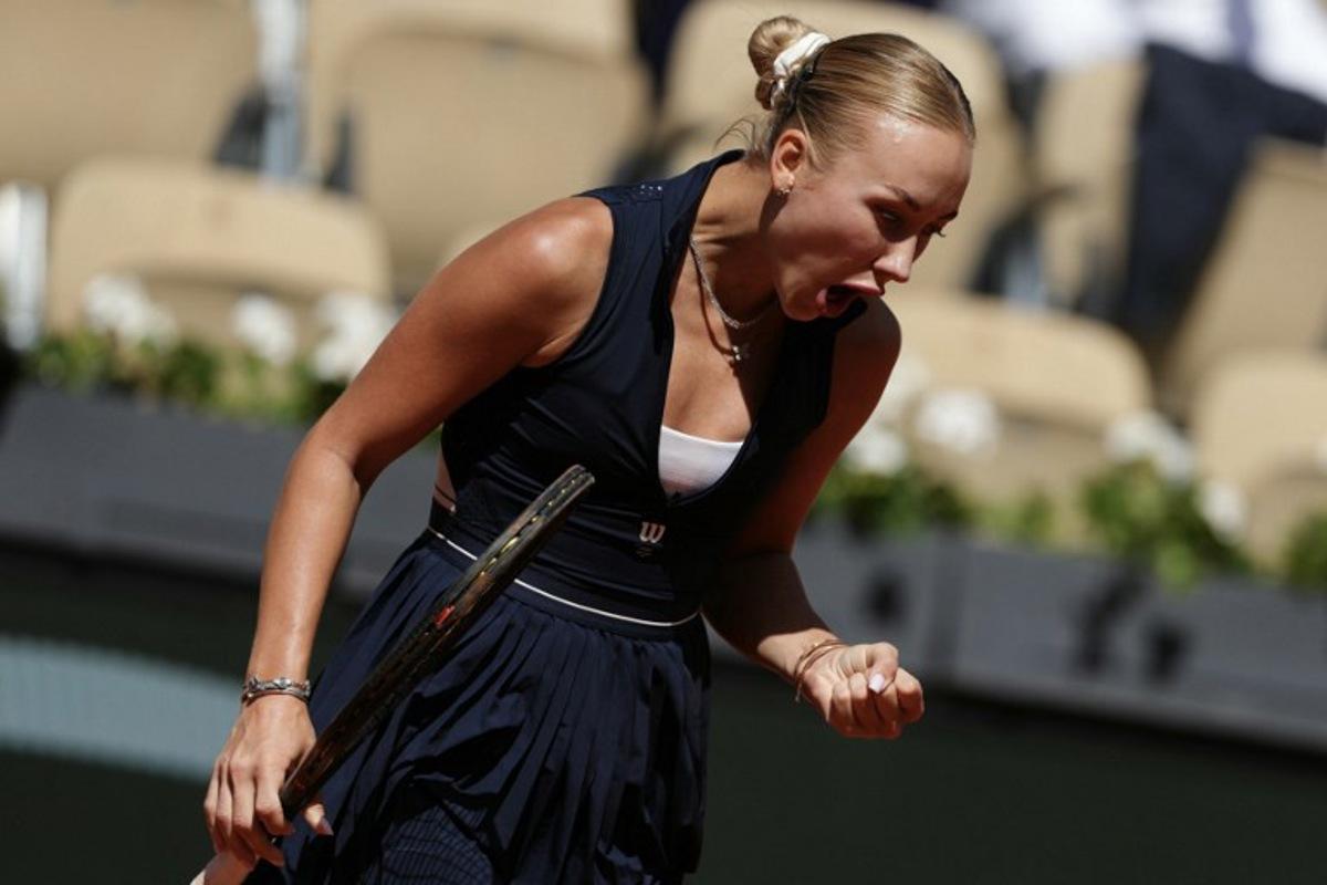 Austria's Anastasia Potapova reacts to a point against  Anna Kalinskaya during their women's singles match on day 9 of the French Open tennis tournament on Court Suzanne-Lenglen at the Roland-Garros Complex in Paris on June 1, 2026.  Dimitar DILKOFF / AFP