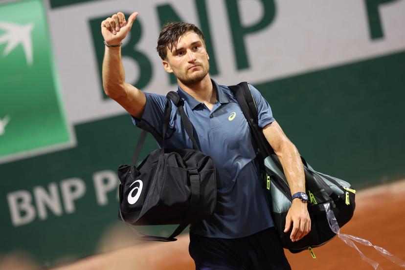Belgian Raphael Collignon thanks supporters after he lost in the super tie-break in the fifth set during a third round match between Italian Arnaldi and Belgian Collignon, in the men's singles at the Roland Garros French Open tennis tournament, in Paris, France, Saturday 30 May 2026. This year's tournament takes place from 18 May to 07 June. BELGA PHOTO VIRGINIE LEFOUR