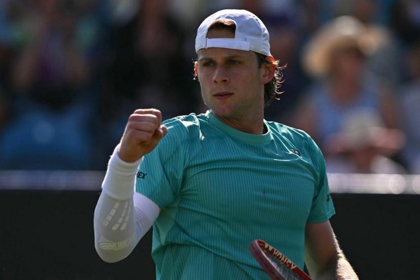 Belgium's Zizou Bergs celebrates his win over Britain's Toby Samuel in their men's semi-final tennis match on day five of the Lexus Eastbourne Open at Devonshire Park, Eastbourne, on the south coast of England on June 26, 2026.  Glyn KIRK / AFP