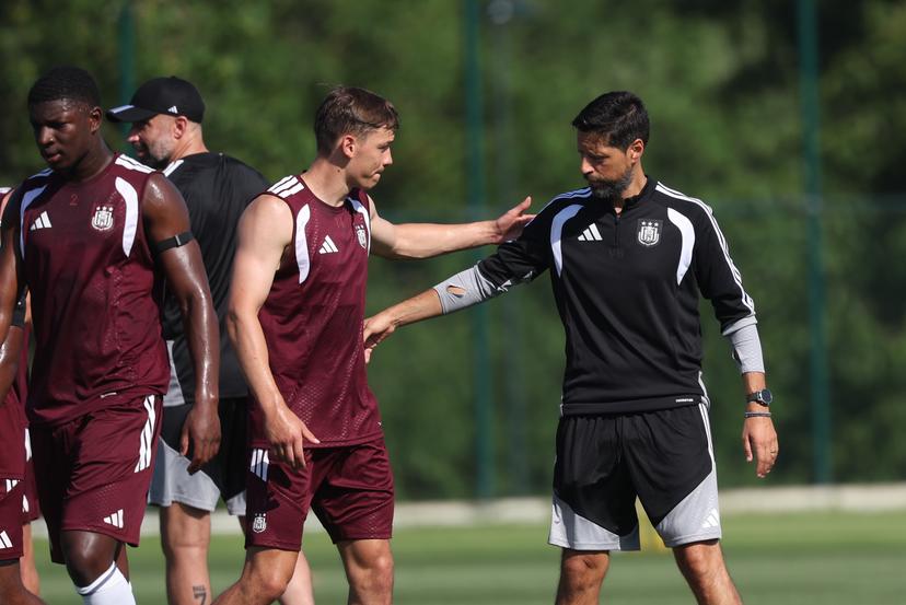 Anderlecht's new head coach Vitor Bruno pictured during a training session of Belgian first division soccer team RSC Anderlecht, on Thursday 25 June 2026 in Anderlecht, in preparation of the upcoming 2026-2027 Belgian first division soccer season. BELGA PHOTO VIRGINIE LEFOUR