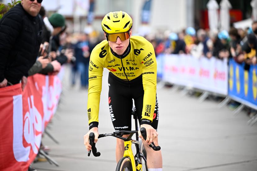 British James Matthew Brennan of Team Visma-Lease a Bike pictured at the start of the men elite race of the 'Dwars Door Vlaanderen' cycling event, 184,6km from Roeselare to Waregem, Wednesday 01 April 2026. BELGA PHOTO JASPER JACOBS