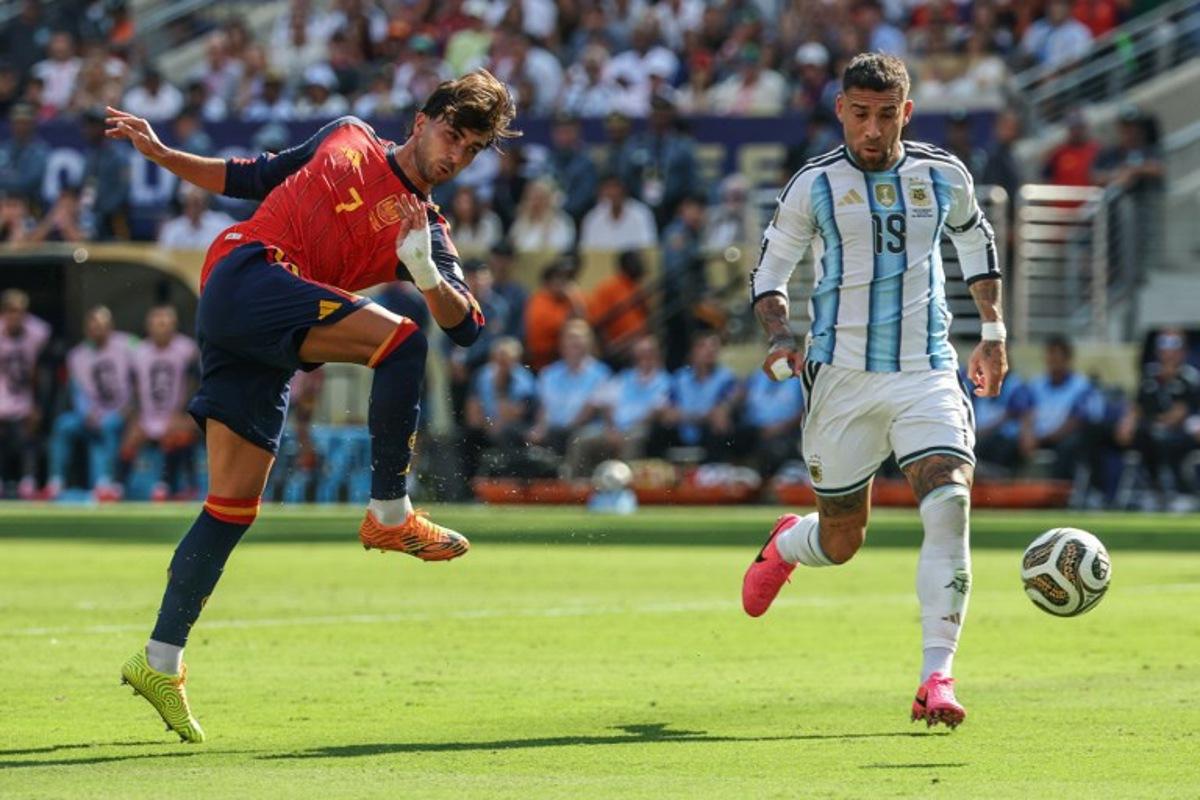 Spain's forward #07 Ferran Torres shoots and misses a chance during the 2026 World Cup football tournament final match between Spain and Argentina at the New York/New Jersey Stadium in East Rutherford on July 19, 2026.   Odd ANDERSEN / AFP