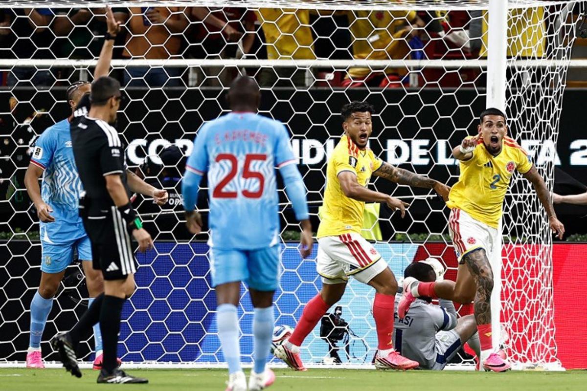 Colombia's defender #02 Daniel Munoz celebrates a goal which was later disallowed during the 2026 World Cup Group K football match between Colombia and Democratic Republic of Congo at the Guadalajara Stadium in Zapopan on June 23, 2026.   Ulises RUIZ / AFP