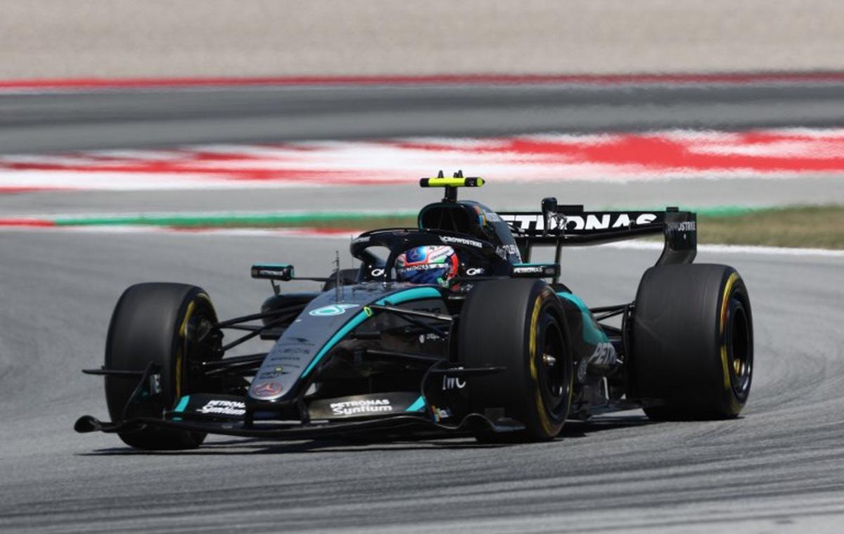 Mercedes' Italian driver Kimi Antonelli competes during the Catalonia Formula One Grand Prix at the Circuit de Catalunya in Montmelo, on the outskirts of Barcelona, on June 14, 2026.  Josep LAGO / AFP