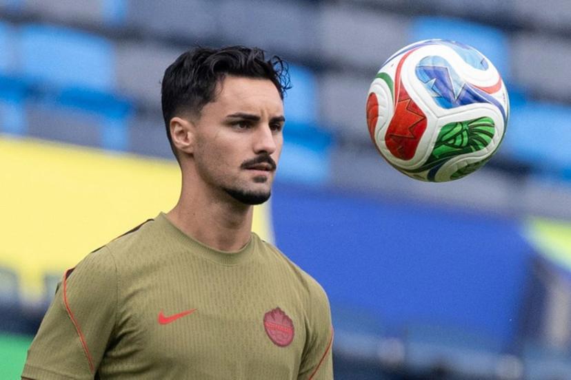 Canada's midfielder #07 Stephen Eustaquio controls the ball during an MD-1 training session at Carson Sports Park in Carson on June 27, 2026, on the eve of the 2026 World Cup round of 32 football match between South Africa and Canada at the Los Angeles Stadium in Inglewood.  ETIENNE LAURENT / AFP