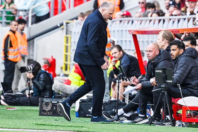Antwerp's head coach Joseph Oosting pictured during a soccer match between Royal Antwerp FC and Sporting Charleroi, Sunday 10 May 2026 in Antwerp, on the seventh day of the Europe Play-offs (PO2) of the 2025-2026 'Jupiler Pro League' first division of the Belgian championship. BELGA PHOTO TOM GOYVAERTS