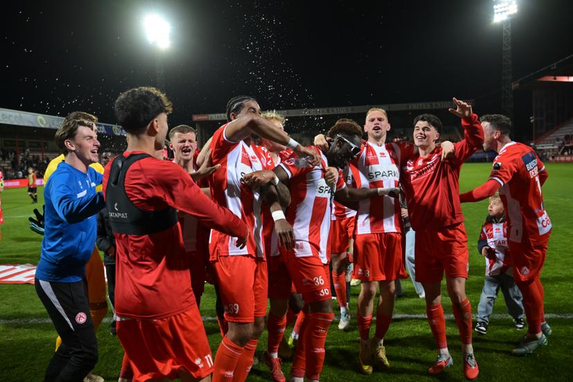 Kortrijk's players celebrates after winning a soccer game between KV Kortrijk and RWDM Brussels, Friday 17 April 2026 in Kortrijk, on day 34 of the 2025-2026 'Challenger Pro League' 1B second division of the Belgian championship. BELGA PHOTO DAVID PINTENS