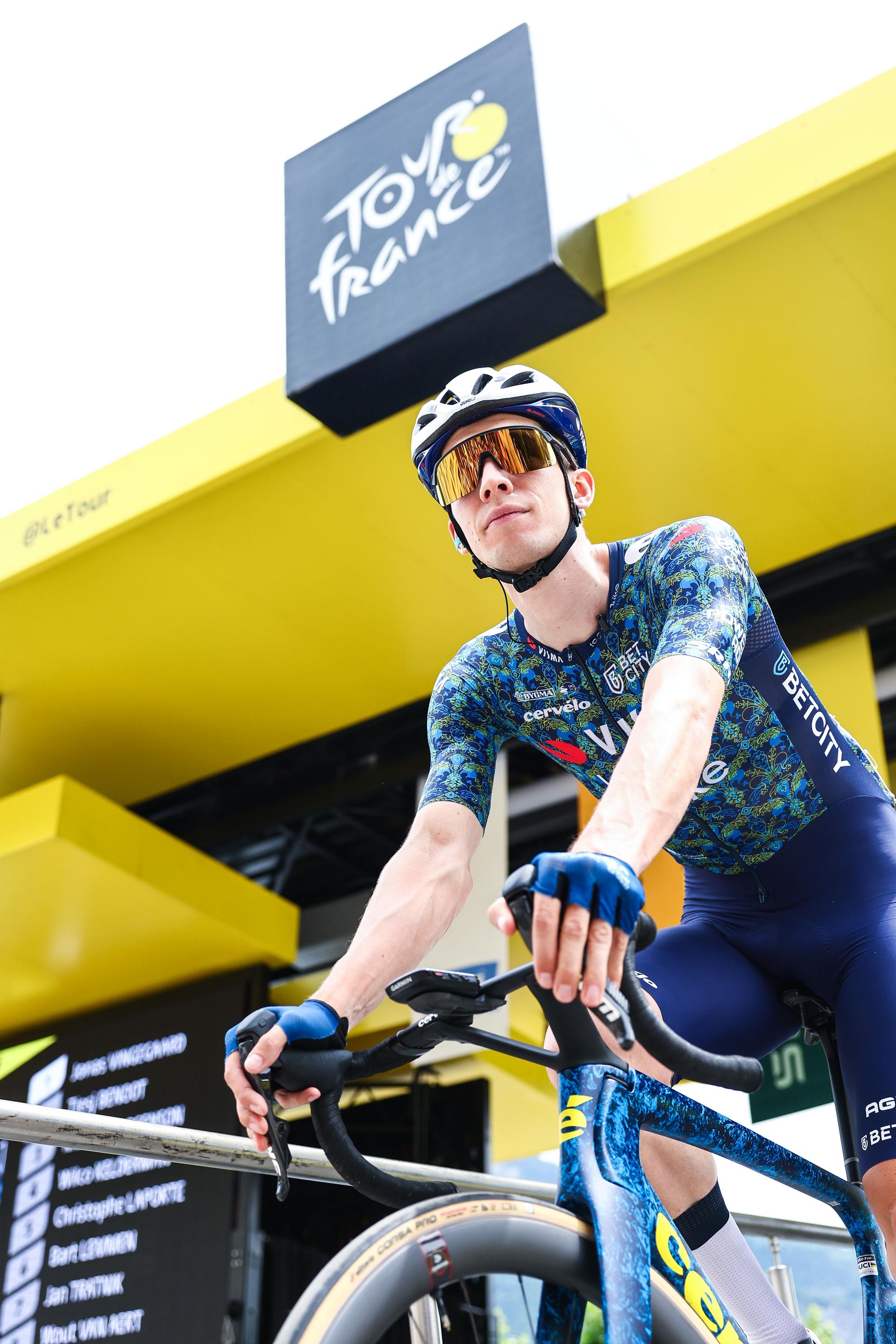 Dutch Bart Lemmen of Team Visma-Lease a Bike pictured at the start of stage 5 of the 2024 Tour de France cycling race, from Saint-Jean-de-Maurienne to Saint-Vulbas, France (177,4 km) on Wednesday 03 July 2024. The 111th edition of the Tour de France starts on Saturday 29 June and will finish in Nice, France on 21 July. BELGA PHOTO JASPER JACOBS