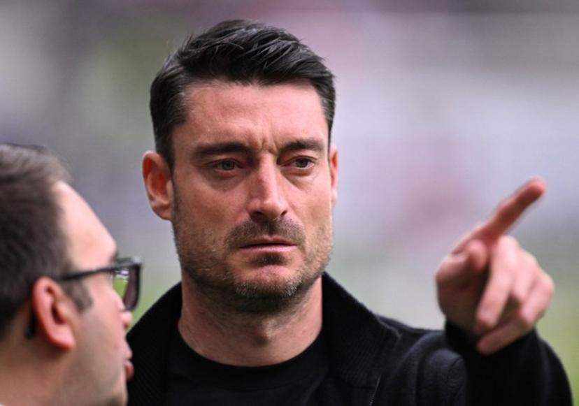 Frankfurt's Spanish head coach Albert Riera looks on ahead during the German first division Bundesliga football match between Eintracht Frankfurt and RB Leipzig in Frankfurt am Main, western Germany, on April 18, 2026.  Kirill KUDRYAVTSEV / AFP