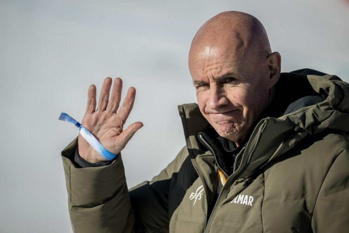 FIS President Johan Eliasch waves at the end of the FIS Alpine Ski World Cup 2025-2026, in St Moritz, south-eastern Switzerland on December 13, 2025.  Fabrice COFFRINI / AFP