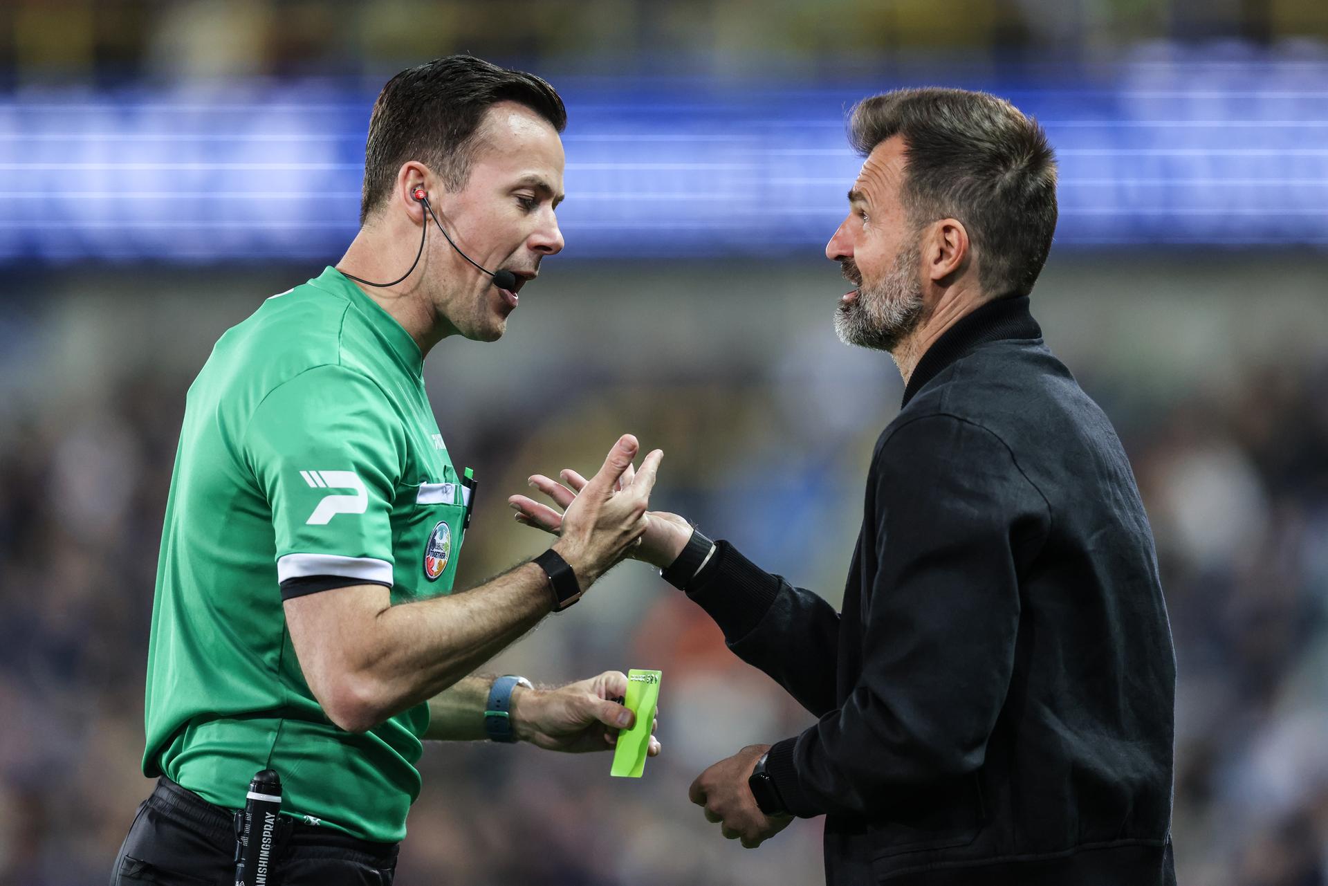 referee Bram Van Driessche and Club's head coach Ivan Leko pictured during a soccer match between Club Brugge and KV Mechelen, Wednesday 22 April 2026 in Brugge, on day four of the Champion's Play-off of the 2025-2026 'Jupiler Pro League' first division of the Belgian championship. BELGA PHOTO BRUNO FAHY