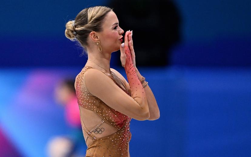 Belgian figure skater Loena Hendrickx thanks the fans at the free program of the Women's Figure Skating competition at the Milano Cortina 2026 Olympic Winter Games, on Thursday 19 February 2026 in Milan, Italy. The XXV Winter Olympics take place from 6 to 22 February 2026 in Italy. BELGA PHOTO JASPER JACOBS