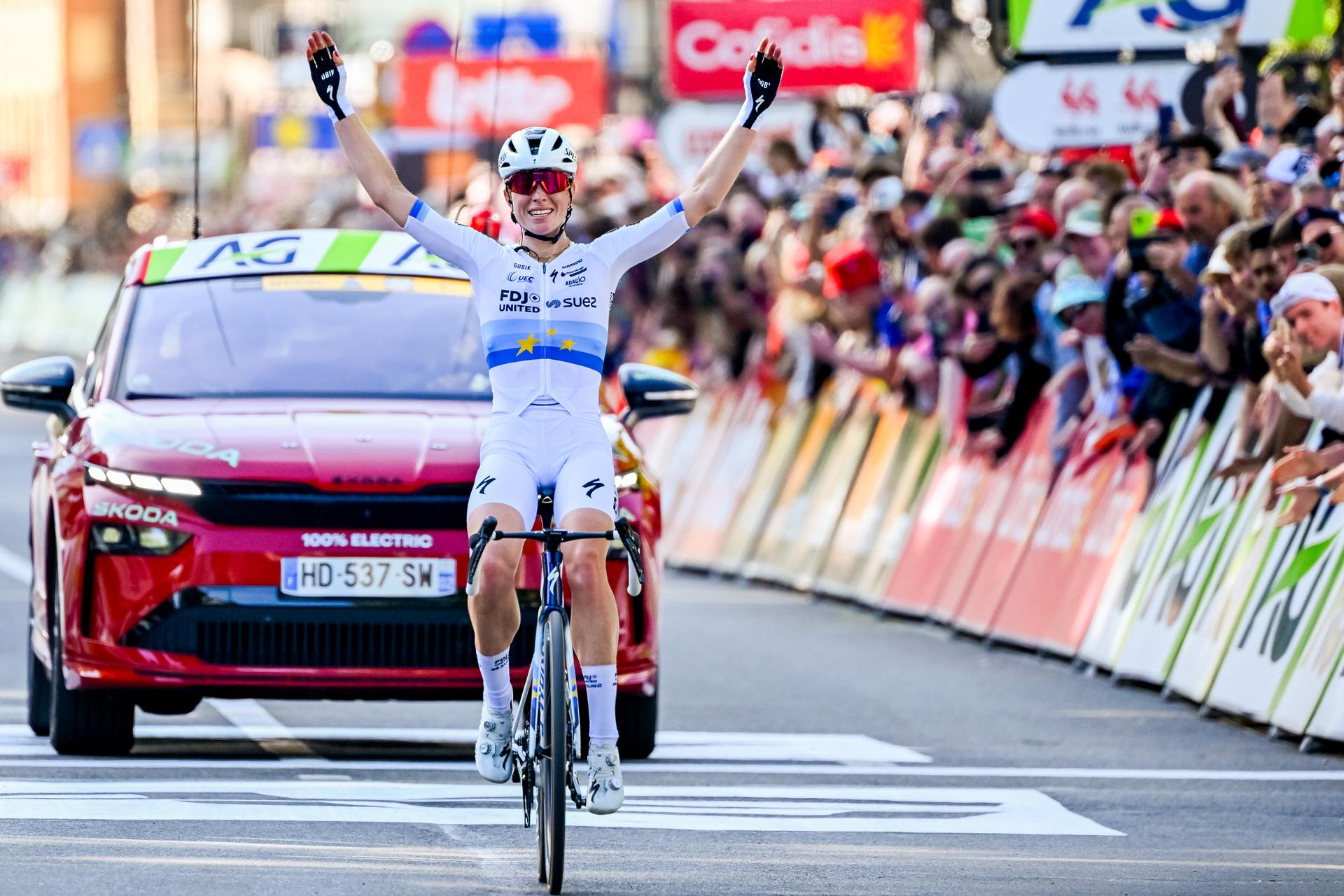 Dutch Demi Vollering of FDJ United-SUEZ celebrates as she crosses the finish line at the women elite race of the Liege-Bastogne-Liege UCI World Tour one day cycling race, 156km from Bastogne to Liege, Sunday 26 April 2026. BELGA PHOTO ERIC LALMAND
