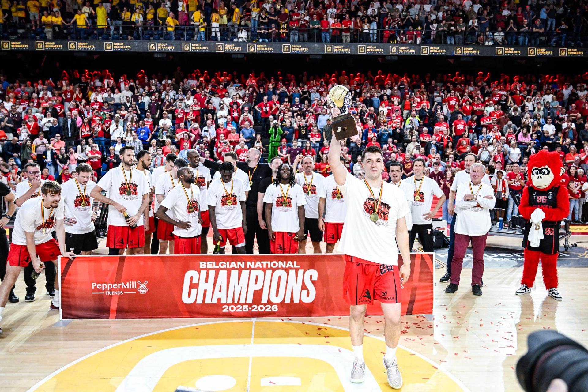 Antwerp's Niels De Ridder celebrates after winning the Belgian title after a basketball match between Antwerp Giants and BC Oostende, Saturday 13 June 2026, in Antwerp, the fifth and last deciding match of the Final of the Playoffs of the 'BNXT League' Belgian/ Dutch first division basket championship. BELGA PHOTO TOM GOYVAERTS