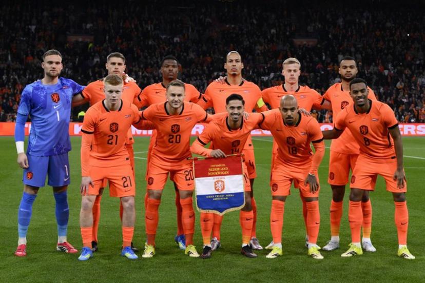 Netherlands' players pose for a team picture before the start of the friendly football match between the Netherlands and Norway at the Johan Cruijff Arena in Amsterdam on March 27, 2026.   JOHN THYS / AFP