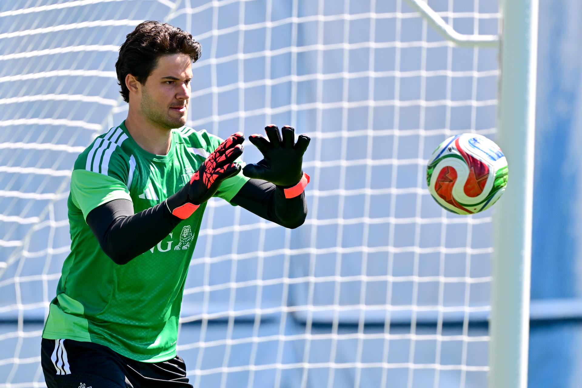 Belgium's goalkeeper Senne Lammens pictured during a training of Belgian national soccer team Red Devils, at the basecamp in Seattle, USA on Tuesday 16 June 2026, after their first game against Egypt at the FIFA World Cup 2026. The match ended in a 1-1 draw. BELGA PHOTO DIRK WAEM