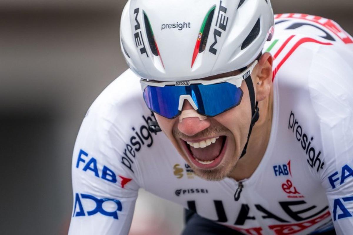 UAE Team Emirates team's Portuguese rider Ivo Oliveira cycles during the prologue of the Tour of Romandie UCI cycling World tour, a 2.28 km time trial from Payerne to Payerne, on April 23, 2024.  Fabrice COFFRINI / AFP