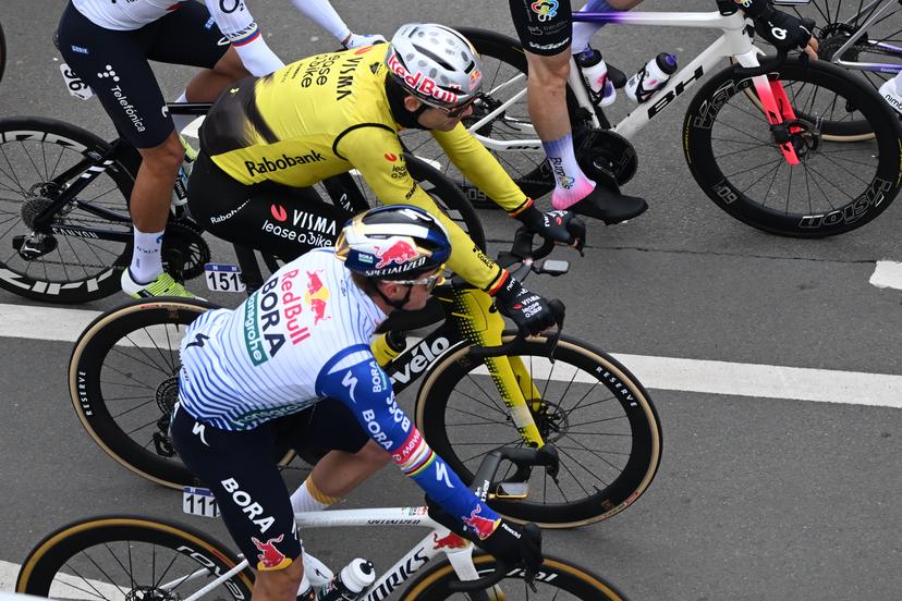 Belgian Remco Evenepoel of Red Bull-BORA-hansgrohe and Belgian Wout van Aert of Team Visma-Lease a Bike pictured at the start of the men's race of the 'Ronde van Vlaanderen/ Tour des Flandres/ Tour of Flanders' UCI WorldTour one day cycling race, 278 km from Antwerp to Oudenaarde, Sunday 05 April 2026. BELGA PHOTO ELIAS ROM