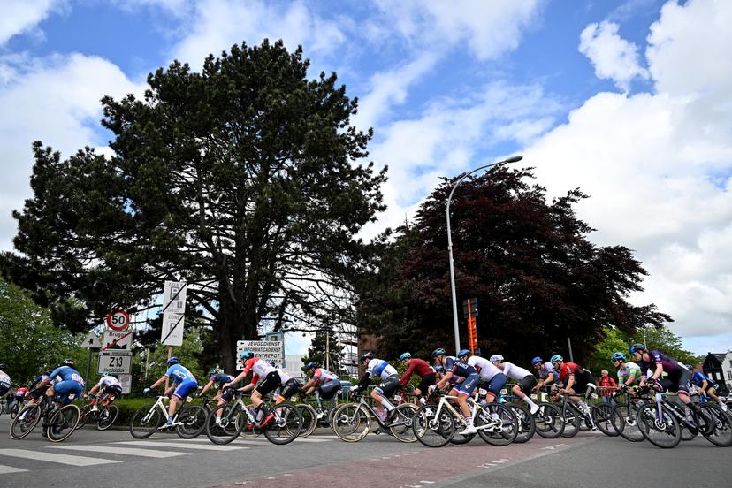 Illustration picture shows the pack of riders during the men's race at the road races at the UCI Para-Cycling Road World Cup event, Sunday 04 May 2025, in Brugge. The UCI Para-Cycling Road World Cup takes place from 01 to 04 May in Oostende and Brugge. BELGA PHOTO LUC CLAESSEN