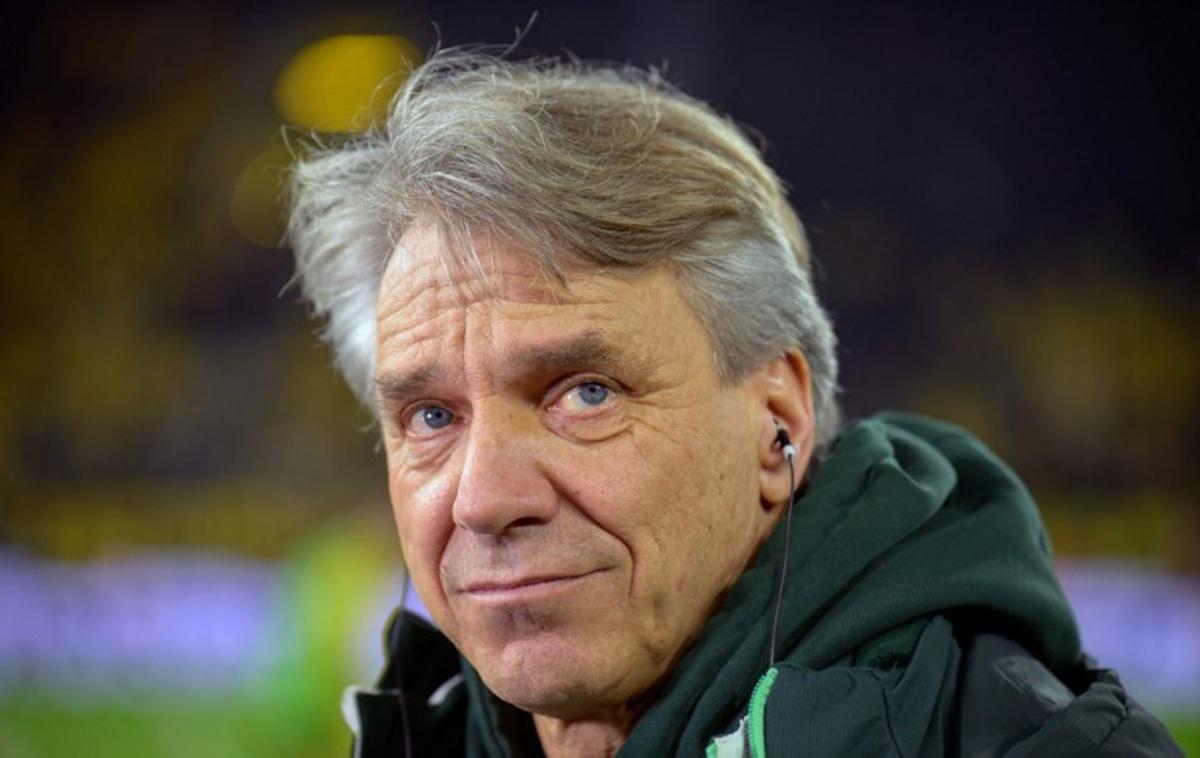 Bremen's German head coach Horst Steffen arrives for the German first division Bundesliga football match between Borussia Dortmund and Werder Bremen in Dortmund, western Germany, on January 13, 2026.  Sascha Schuermann / AFP