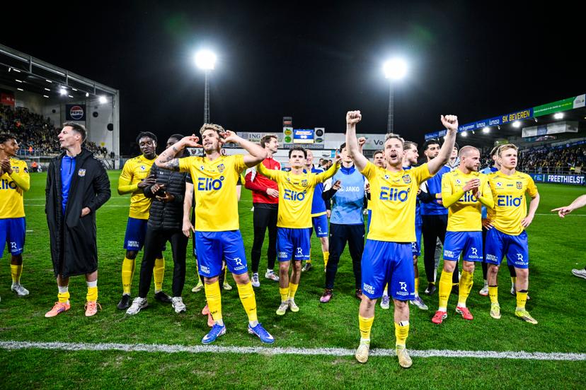 Beveren's players celebrate after winning a soccer game between SK Beveren and KV Kortrijk, Saturday 11 April 2026 in Beveren, on day 33 of the 2025-2026 'Challenger Pro League' 1B second division of the Belgian championship. BELGA PHOTO TOM GOYVAERTS