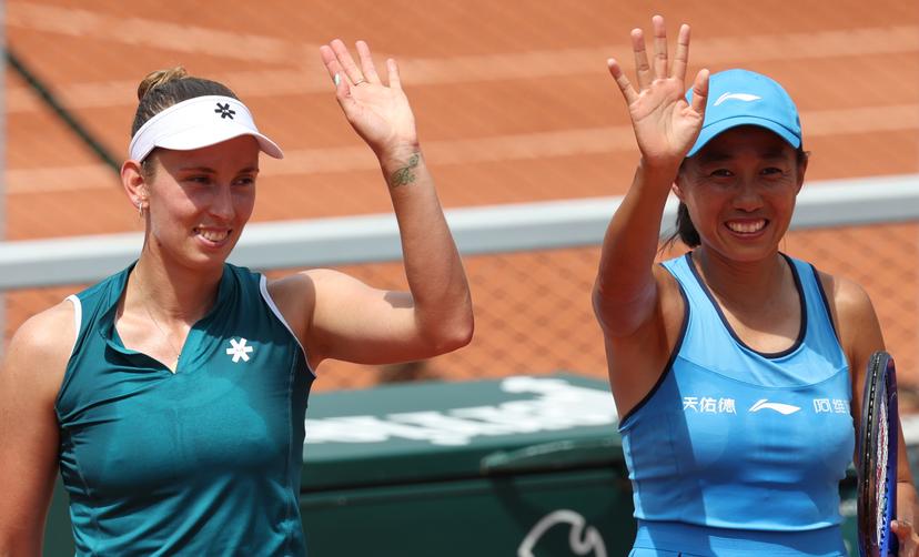 Belgian Elise Mertens and Chinese Zhang Shuai celebrate after winning a doubles tennis match between Argentinian-German pair Fossa Huergo-Korpatsch and Belgian-Chinese pair Zhang-Mertens, in the second round of the women's doubles at the Roland Garros French Open tennis tournament, in Paris, France, Saturday 30 May 2026. This year's tournament takes place from 18 May to 07 June. Mertens-Shuai won 6-1, 6-1. BELGA PHOTO VIRGINIE LEFOUR