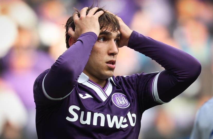 Anderlecht's Mihajlo Cvetkovic looks dejected during a soccer match between RSCA Anderlecht and KAA Gent, Sunday 12 April 2026 in Gent, on the second day of the Champion's Play-off (PO1) of the 2025-2026 'Jupiler Pro League' first division of the Belgian championship. BELGA PHOTO VIRGINIE LEFOUR