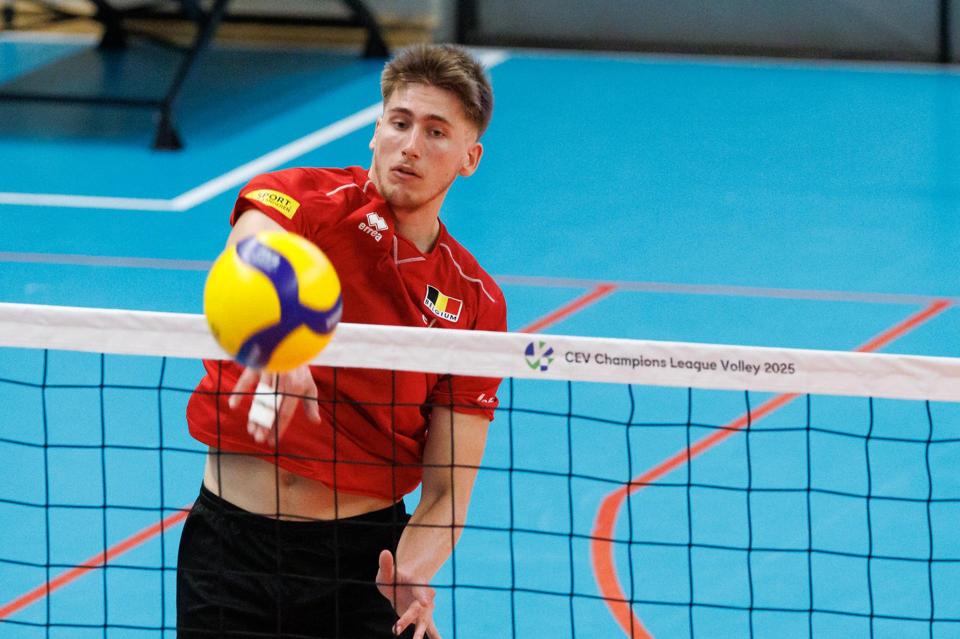 Belgium's Basil Dermaux pictured in action during the media day of the Red Dragons, Belgian national men's volleyball team, ahead of the World Championship, in Roeselare, on Thursday 04 September 2025. The FIVB 2025 Volleyball World Championship take place from 12 to 28 September in the Philippines. BELGA PHOTO KURT DESPLENTER