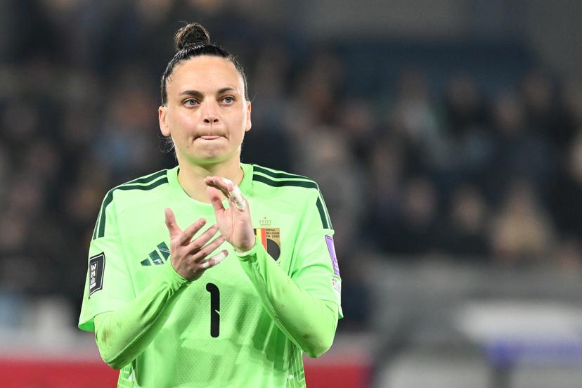 Belgium's goalkeeper Nicky Evrard greets the public after a soccer game between Belgium's national women's team the Red Flames and Scotland, on Saturday 18 April 2026 in Leuven, in the fourth of six games of the qualifiers for the 2027 FIFA Women's World Cup. BELGA PHOTO JILL DELSAUX