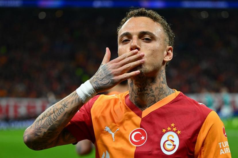 Galatasaray's Dutch forward #77 Noa Lang gestures during the UEFA Champions League round of 16 first leg football match between Galatasaray SK and Liverpool FC at the Ali Sami Yen Sports Complex in Istanbul on March 10, 2026.  YASIN AKGUL / AFP