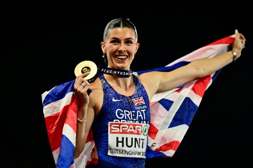 Gold medallist Britain's Amy Hunt celebrates after winning in the women's 200m final during the European Athletics Championships at Alexander Stadium in Birmingham on August 13, 2026.  Ben STANSALL / AFP